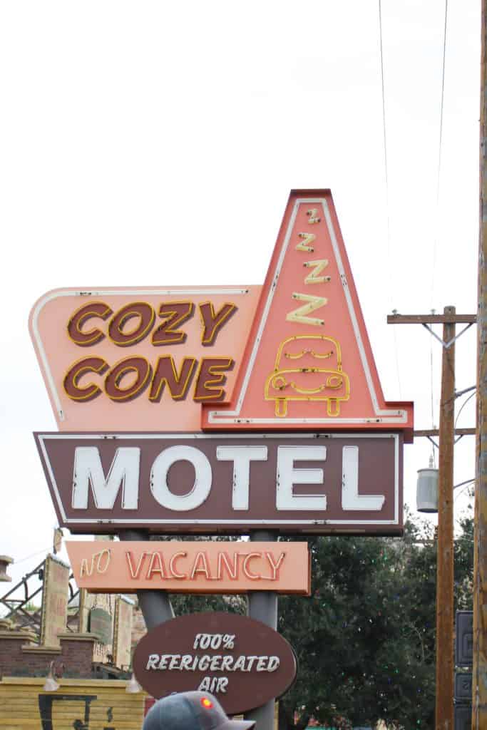 the cozy cone motel